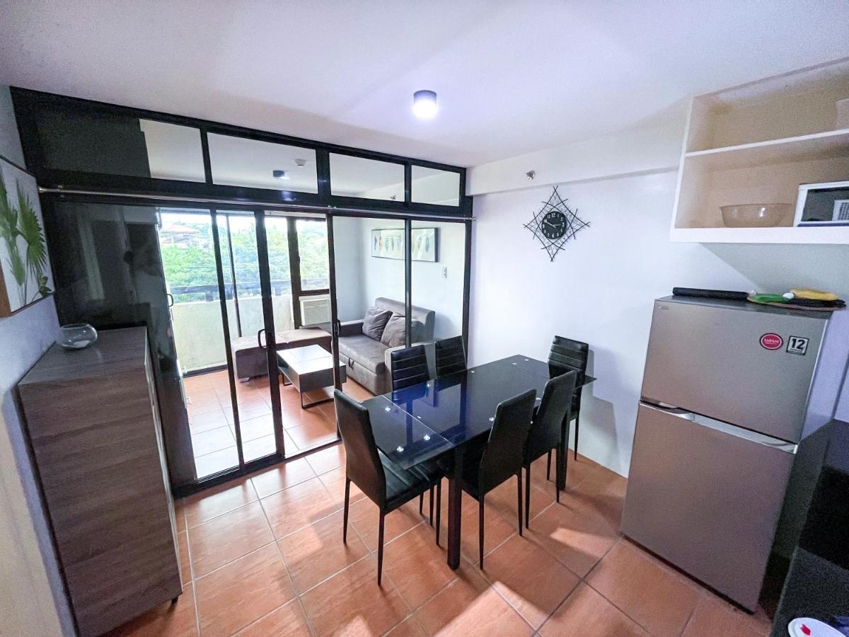 Modern 2Br Condo Near Sm With Free Parking Pool Wifi And Netflix Davao Bagian luar foto